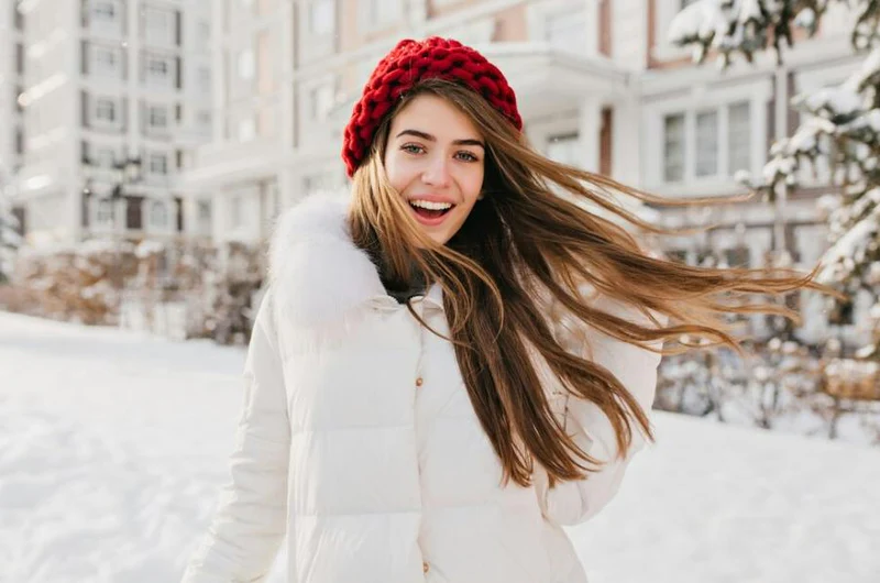 A Guide to Take Care of Your Hair This Winter (सर्दियों में अपने बालों की देखभाल कैसे करें)